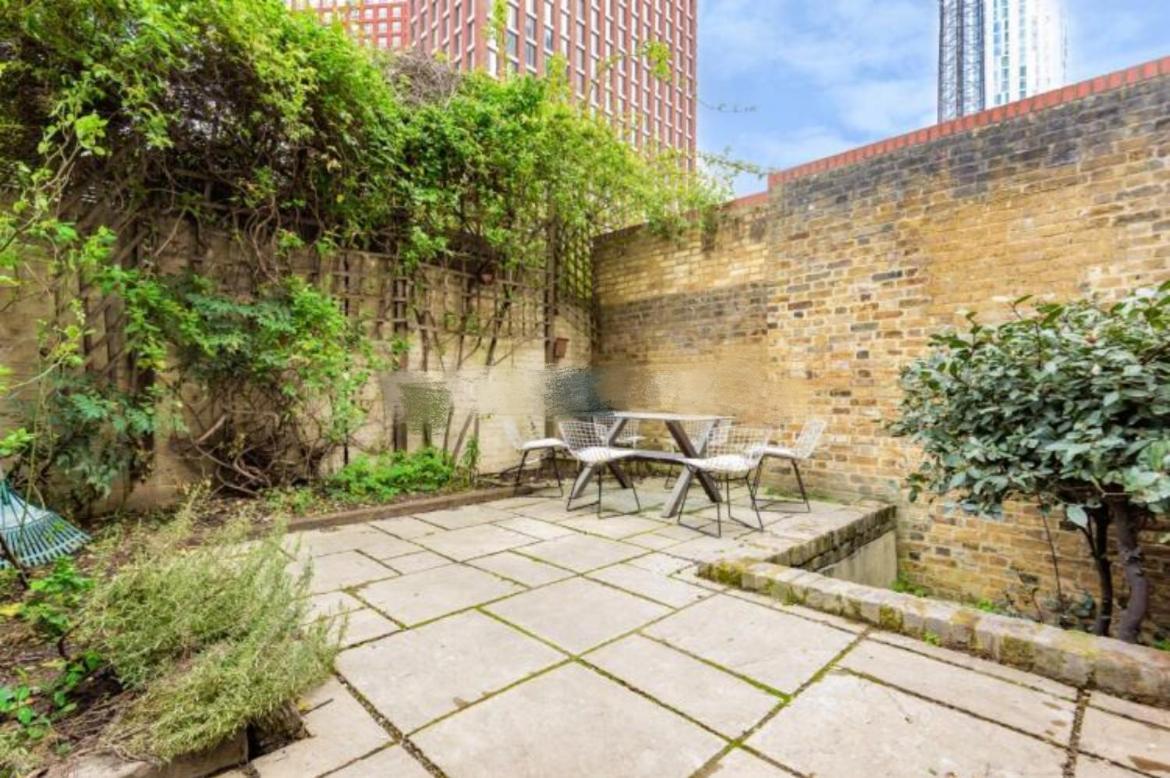 Shared Guest House 5 Mins Walk From Vauxhall And Nine Elms Station With Off-Site Parking Near Us Embassy London Exterior photo