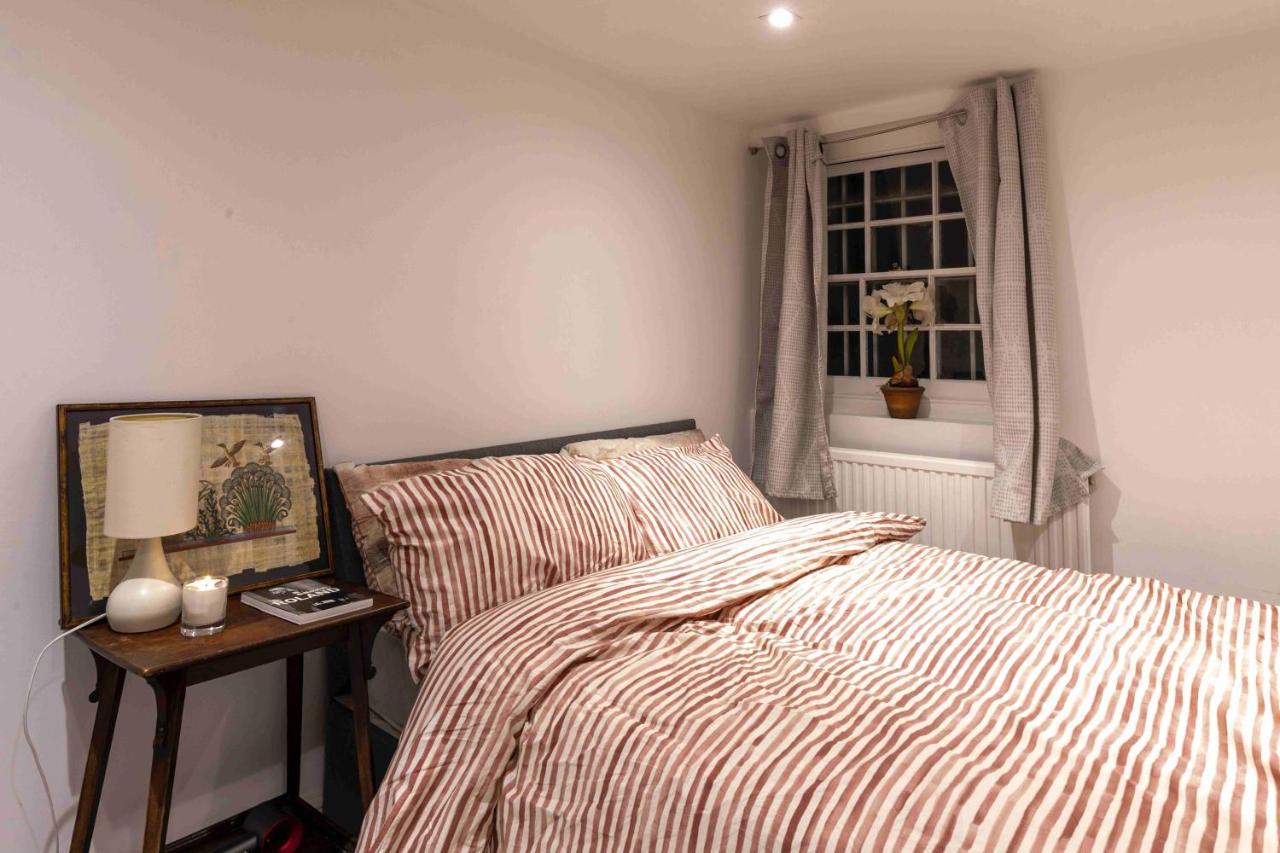 Shared Guest House 5 Mins Walk From Vauxhall And Nine Elms Station With Off-Site Parking Near Us Embassy London Exterior photo